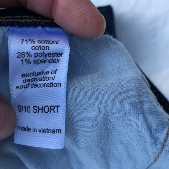 3/$15 Maurice’s dark indigo jean 9/10 short - Picture 7 of 8